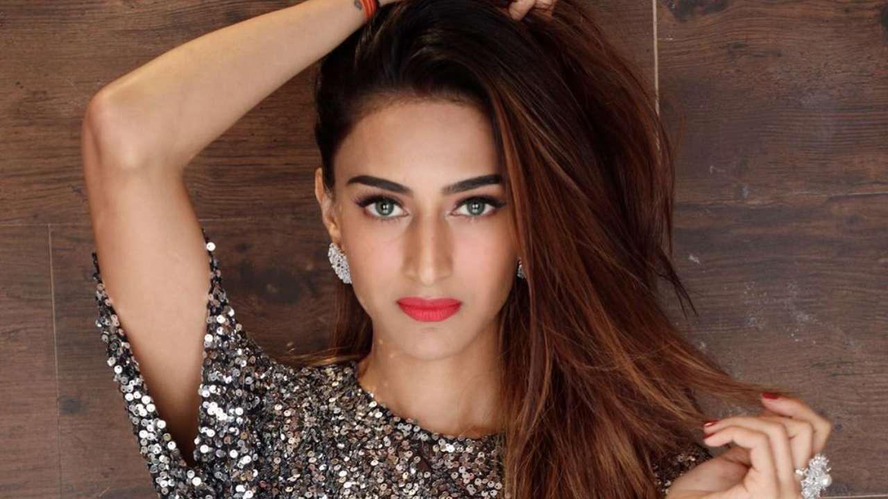 Erica Fernandes’s Fans Make Her Fifth Anniversary On Indian Television More Memorable By Sending Gifts And Balloons