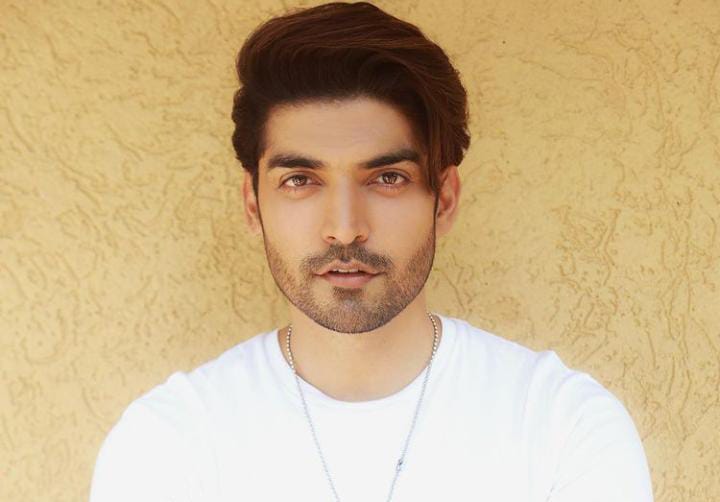 Gurmeet Choudhary Extends Helping Hand With Covid Warriors