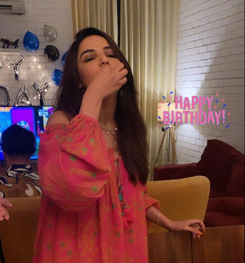 Aly Goni rings in Jasmin Bhasin’s birthday in Goa, gives a peek into the bash
