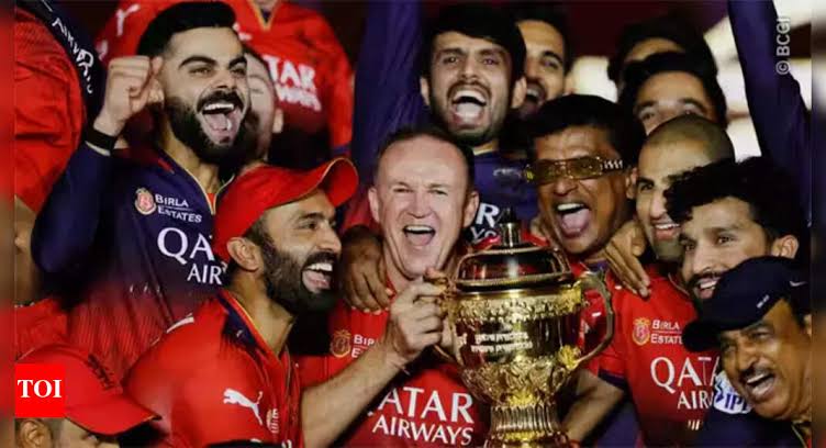 RCB Wins IPL 2025: Virat and Anushka’s Emotional Celebration Goes Viral